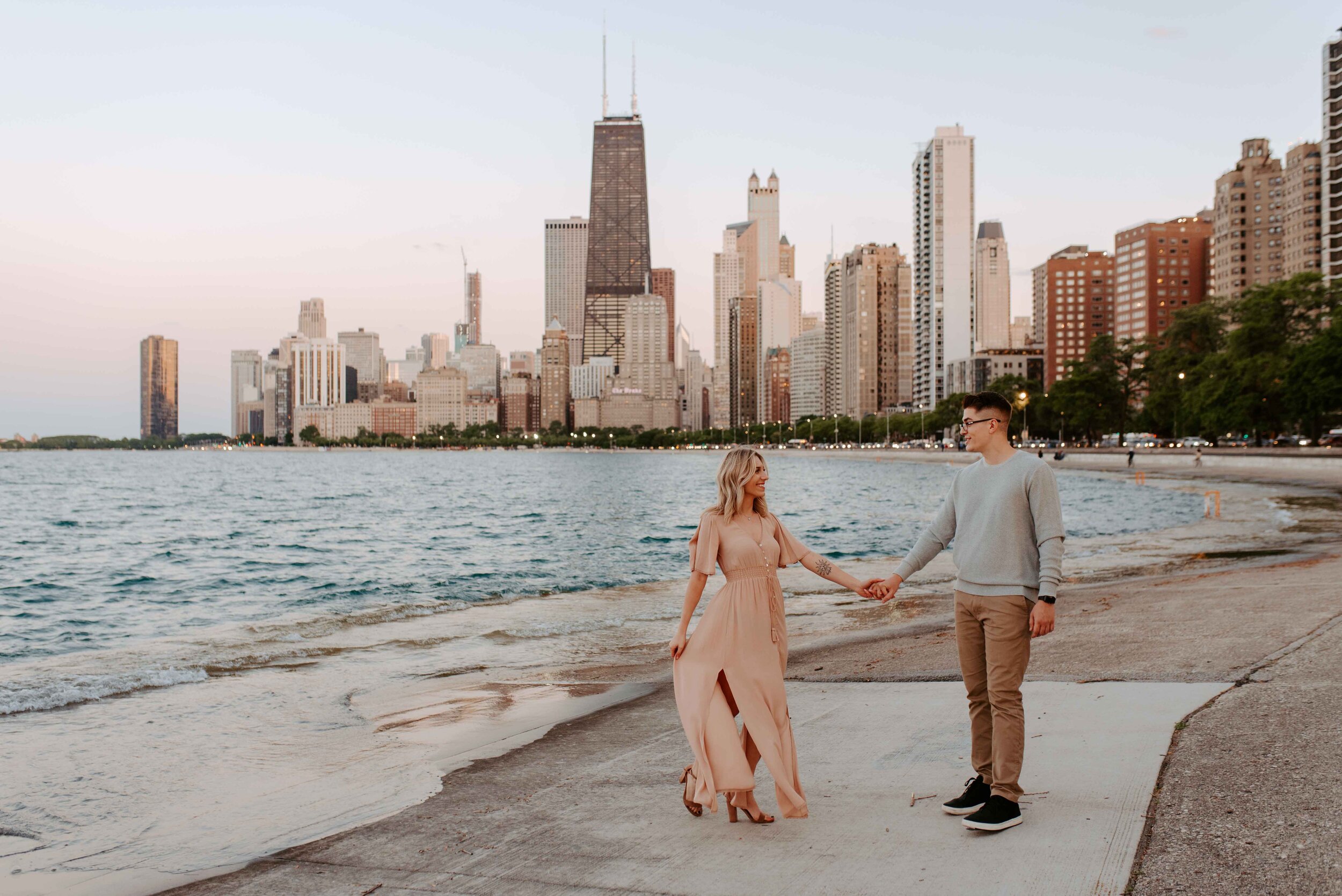 Chicago Skyline Engagement Photos-104.jpg