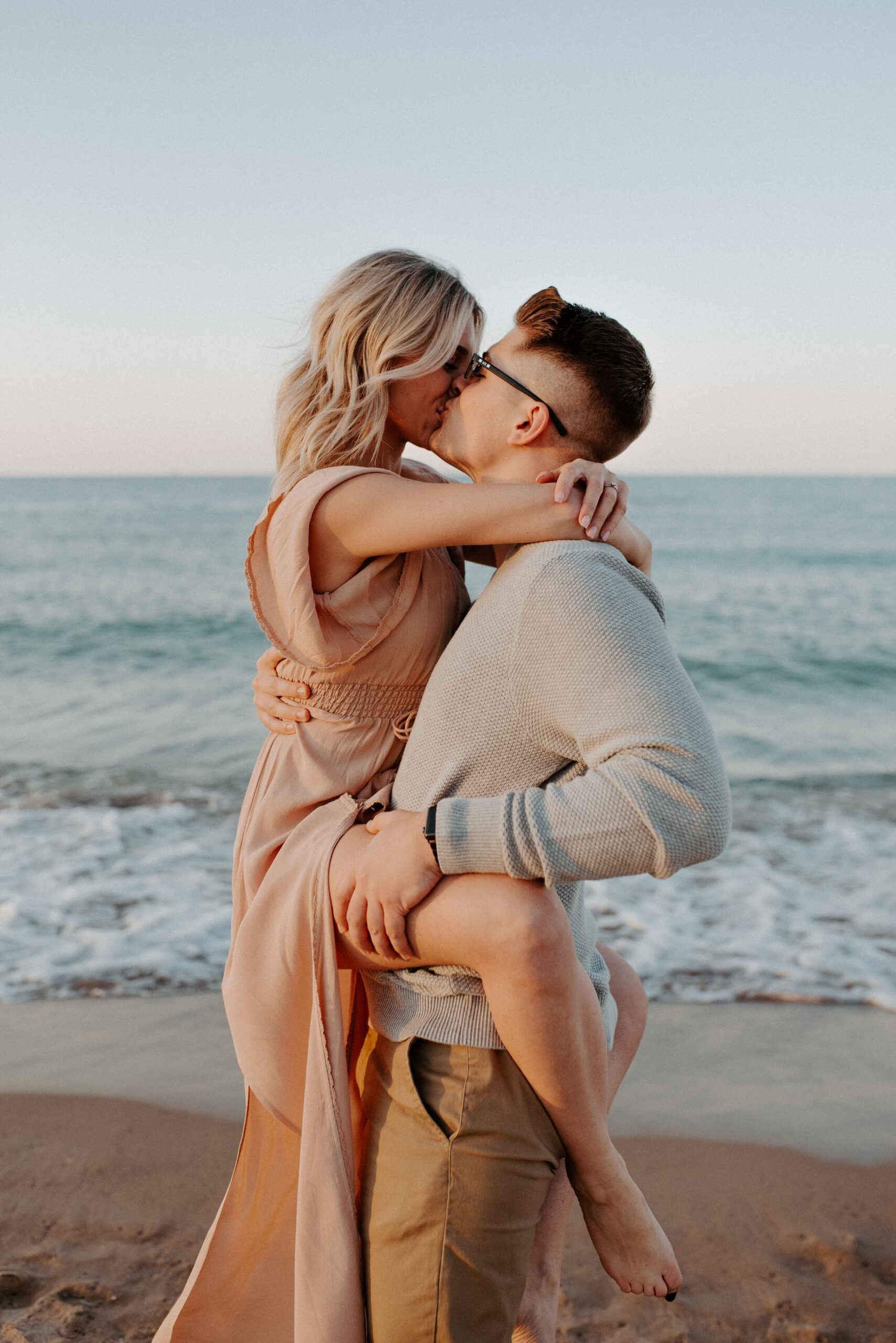 Chicago Skyline Engagement Photos-35.jpg